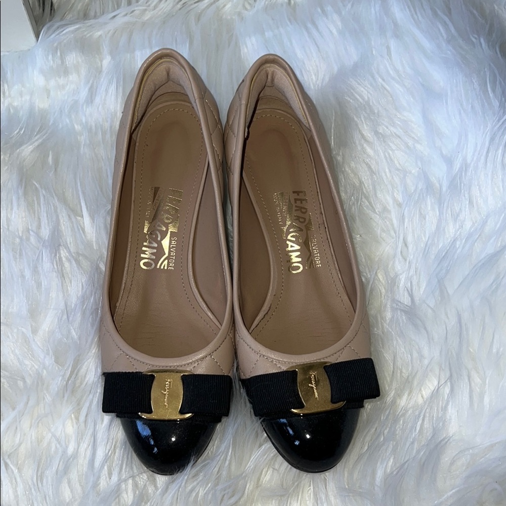 Salvatore Ferragamo Cream and Black Flats Timeless Elegance